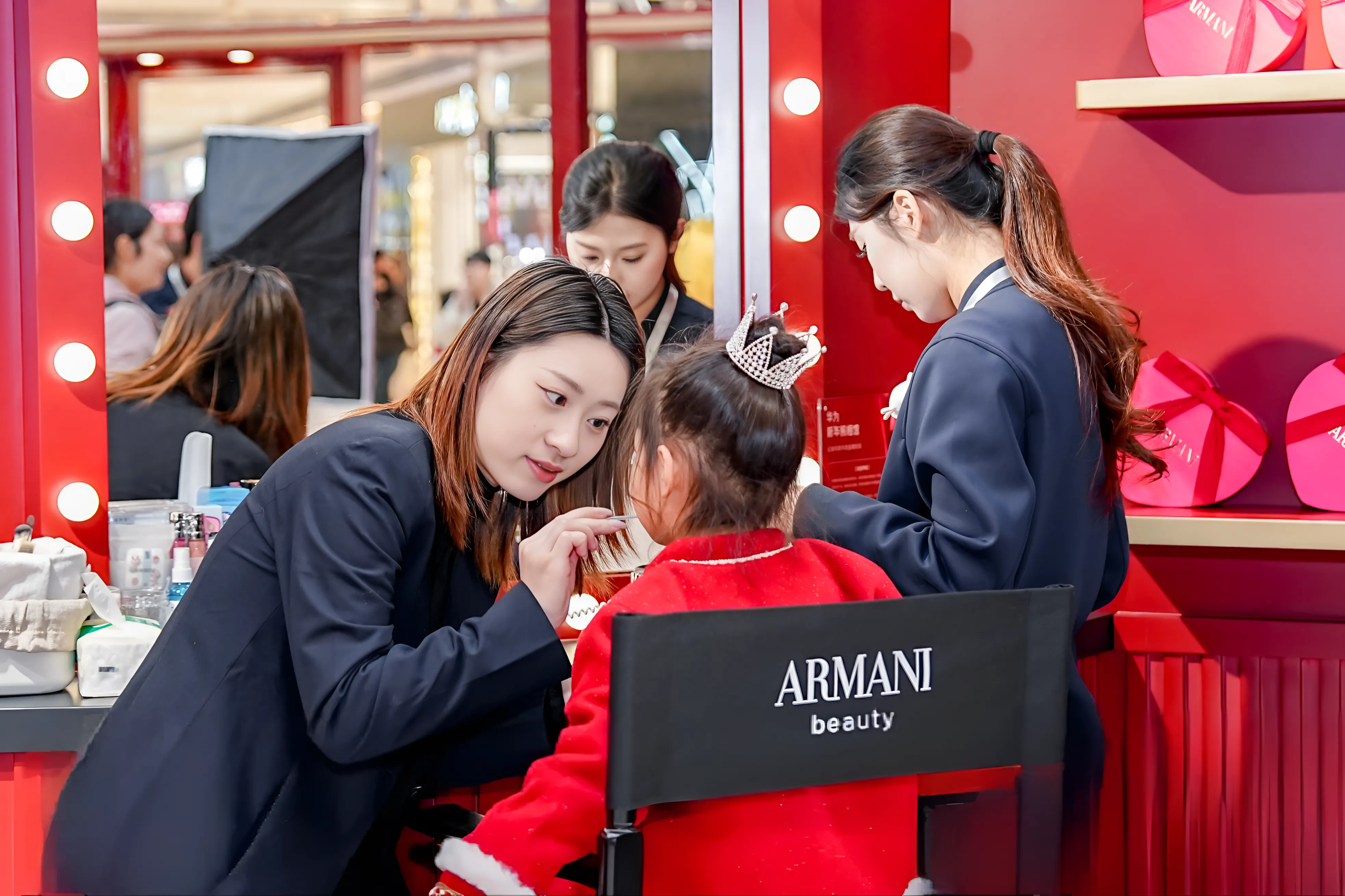 跨界迎新，美与科技相约|鲸鸿动能携手阿玛尼美妆打造沉浸式春节体验